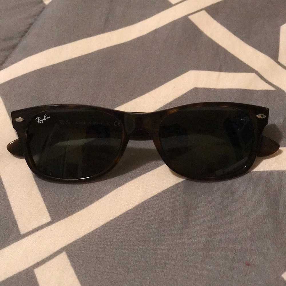 Tortoise Shell Ray Ban Wayfarers